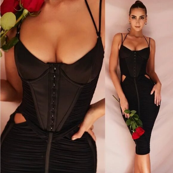 House of CB Dresses & Skirts - House🍒 of CB Maya Ruched 🌹Midi Dress in Black
